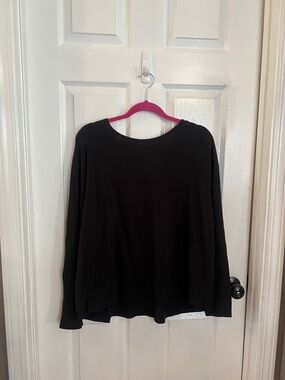 Women's Black Long Sleeve Scoop Neck Top